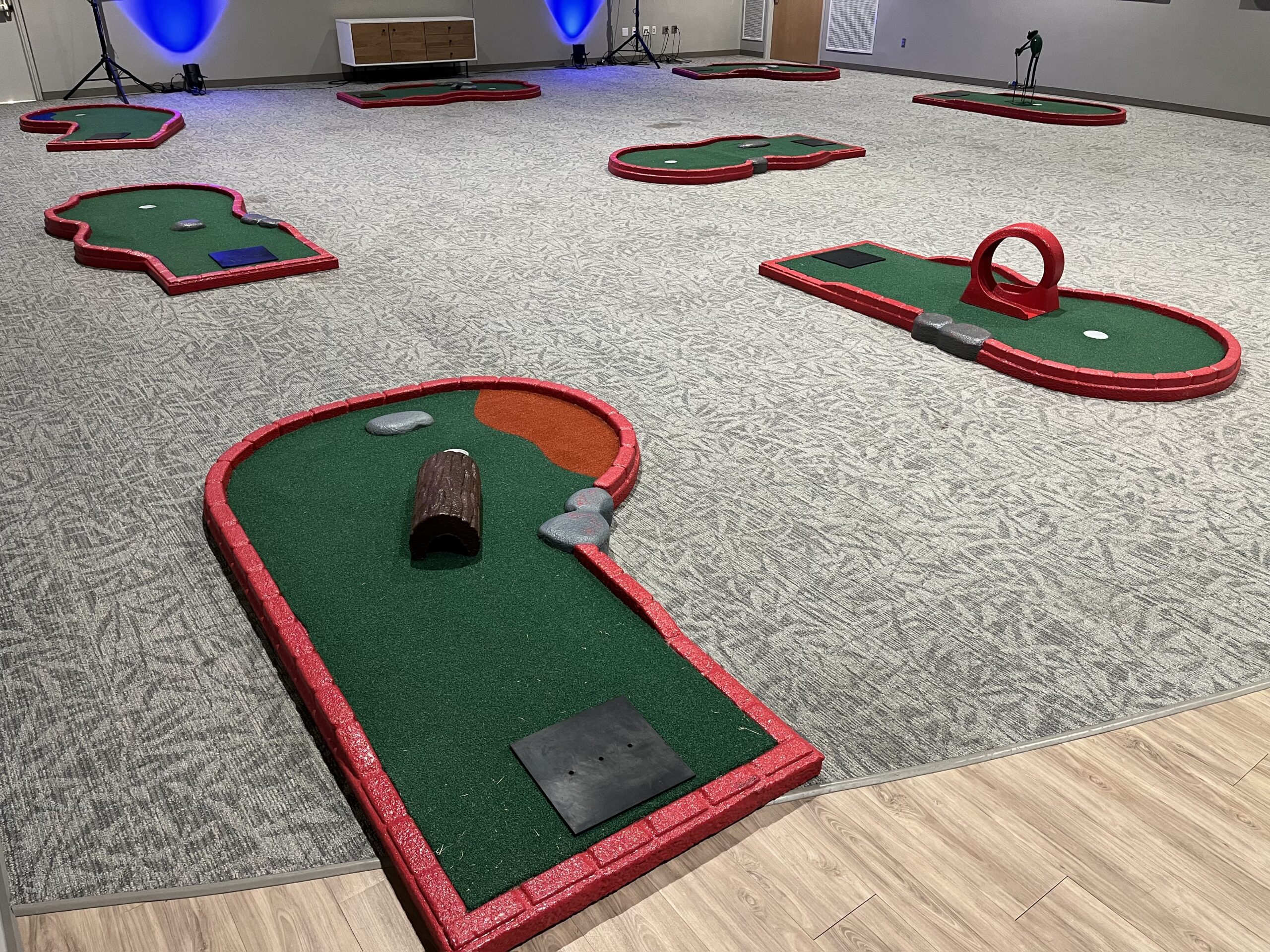 Professional Mini Golf Rentals | Music City Mini Golf